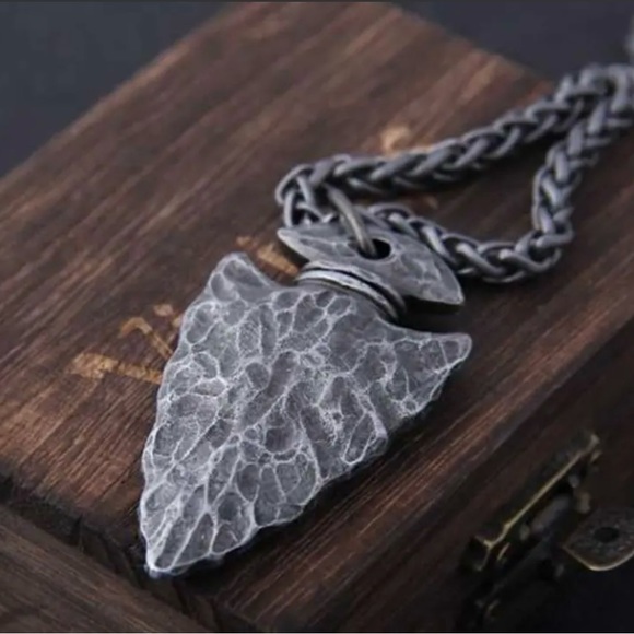 NWT Men’s Arrowhead Viking Necklace 24” Gunmetal Chain Lobster Clasp Gray Black - Picture 3 of 5